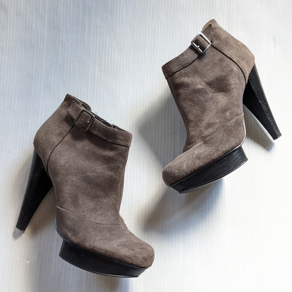 STEVE MADDEN P-Dax taupe suede platform heeled ankle booties - Picture 16 of 16